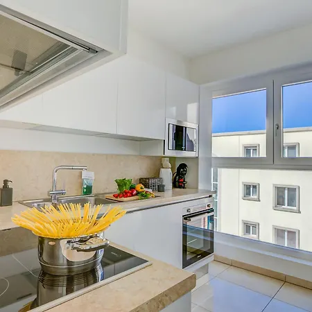 Il Parco Exclusive - With Balcony & Views - Happy Lugano
