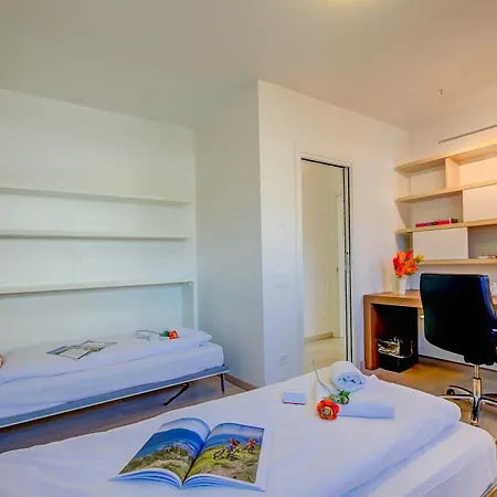 Il Parco Exclusive - With Balcony & Views - Happy * Lugano